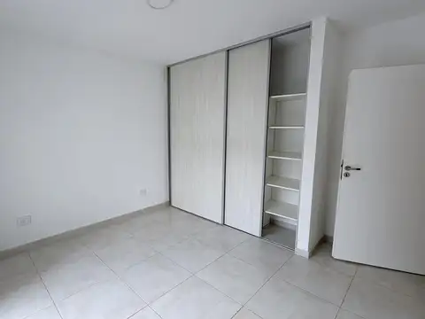 VENTA-CASA-INTERNA-PATIO-A ESTRENAR