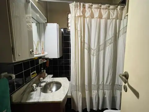 Venta Casa 2 Ambientes. Villa Luzuriaga  Sobre Lote  10x21M²  Apto Crédito