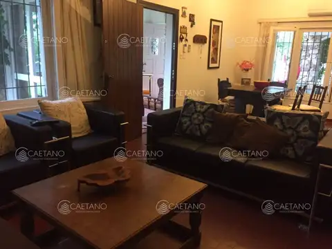 Casa 5 ambientes con 3 baños