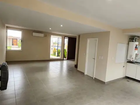 Depto Tipo Casa en Alquiler de 2 dormitorios