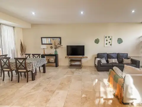 VENTA IMPORTANTE CASA-LOMAS BECCAR  B° SEMI CERRAD