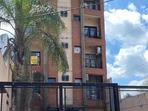 Amplio Departamento de 1 dormitorio en zona centrica