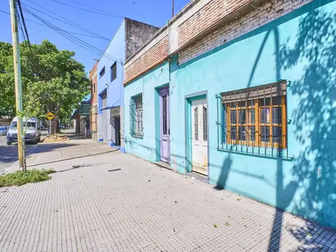 Venta Casa 3 ambientes con patio y terraza  en Flores