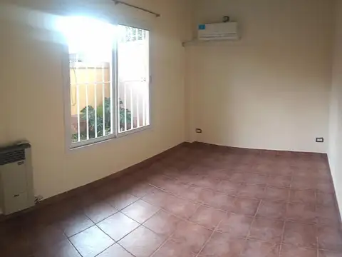 Depto Tipo Casa 2 ambientes con 1 baño