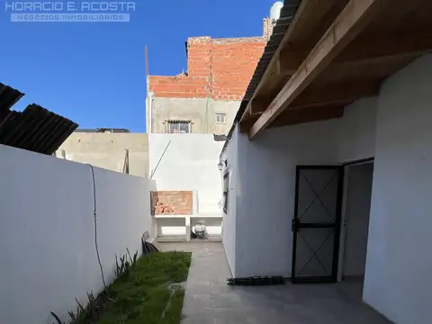 Casa 3 ambientes con 1 baño