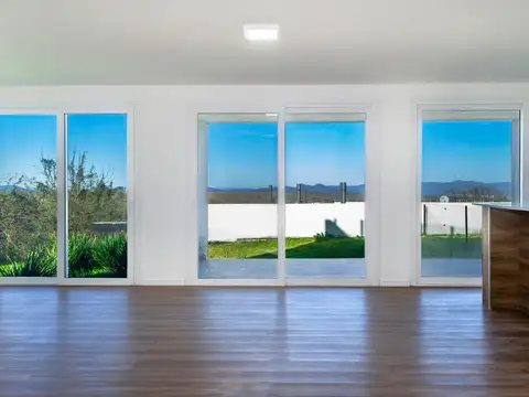 Casa 5 ambientes con 2 baños