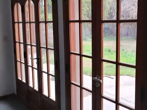 Casa 7 ambientes con 5 baños