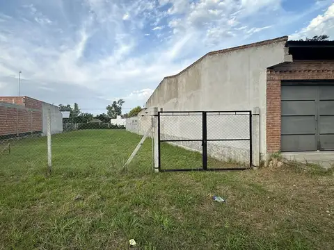 149 y 523. Terreno con escritura.