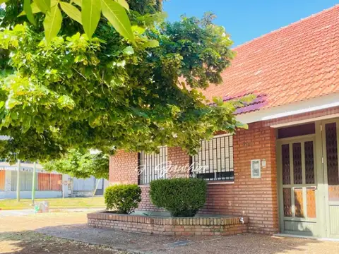 VENTA Esquina Campana CHALET hermoso ladrillos vista HOGAR DULCE HOGAR