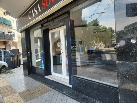 Local en Venta Via Púb.