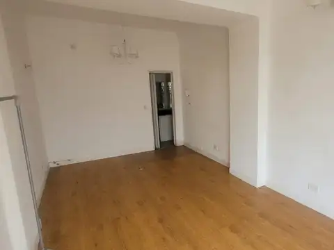 ROSETI 747 - COLEGIALES - LOCAL 3 x 6 + BAÑO!