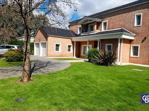 Venta con financiación y apto crédito de Casa 5 ambientes en Springdale C.C., Pilar