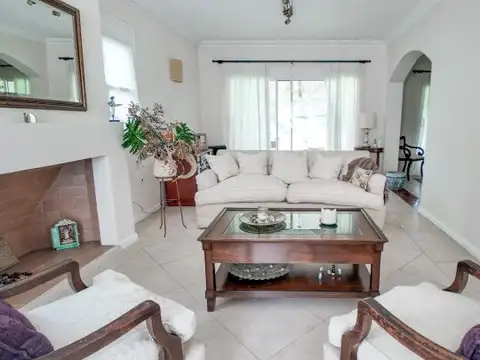 Casa en Venta con 1 cochera
