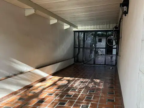 Casa en Venta con 5 cocheras