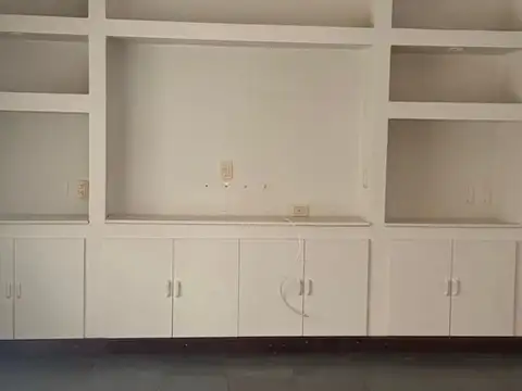 Casa 8 ambientes con 6 baños