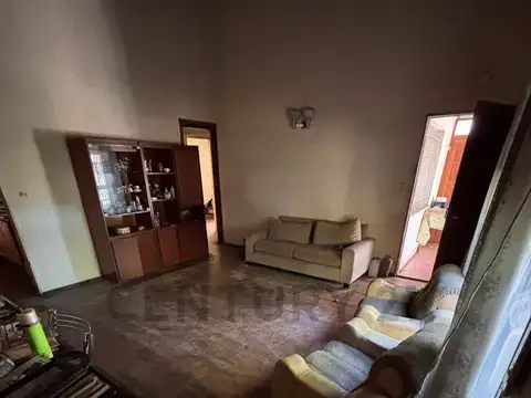 85 y 10 100, Piso 0