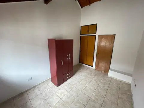 Depto Tipo Casa en Alquiler en Ramos Mejía, $ 480.000