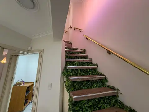 Casa 6 ambientes con 2 baños