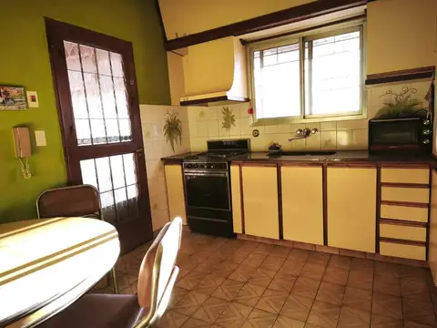 Casa en Venta en Castelar, USD 110.000