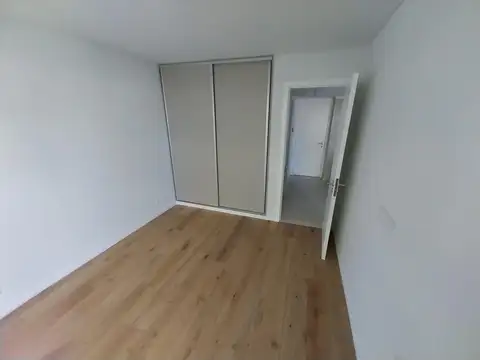 Jujuy 1570, dto 1 dormitorios, estrenar, balcón al frente, quincho y pileta.