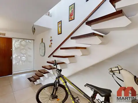 Casa 5 ambientes con 4 baños