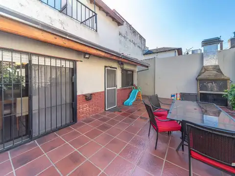 VENTA CASA 5 AMBIENTES AVELLANEDA
