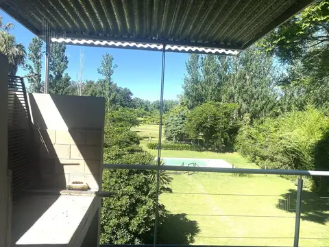 Casa en alquiler 3 dormitorios mas dependencia y pileta  en Barrio  Privado de Pilar.