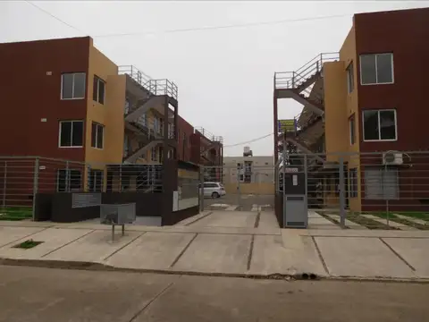Departamento de 2 ambientes con cochera en excelente ubicación.(GD-117)