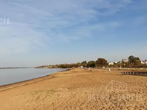 FERRARI ENTRE LAPRIDA Y LUGONES