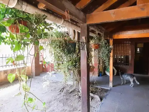 Casa 3 ambientes con 2 baños