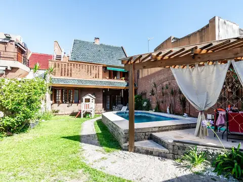 VENTA CASA 5 AMB-PILETA-QUINCH-JARDIN-COCH-LINIERS