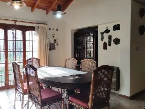 Casa en Venta en Coronel Dorrego, USD 170.000
