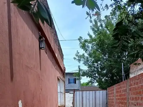 Casa en venta en Isidro Casanova