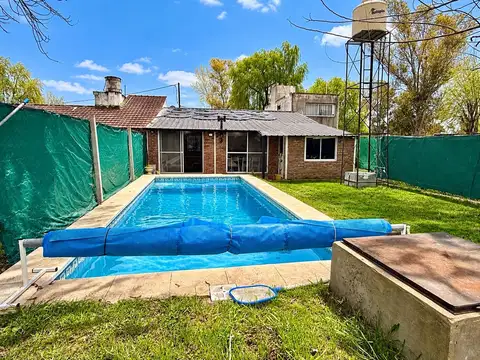 Casa 4 ambientes con 2 baños