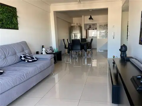 VENTA 3 AMB AMPLIO C/COCH LANUSITA APTO CREDITO