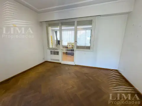 Departamento 8 ambientes con 3 baños