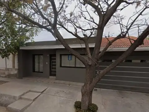 CASA EN VENTA EN GODOY CRUZ