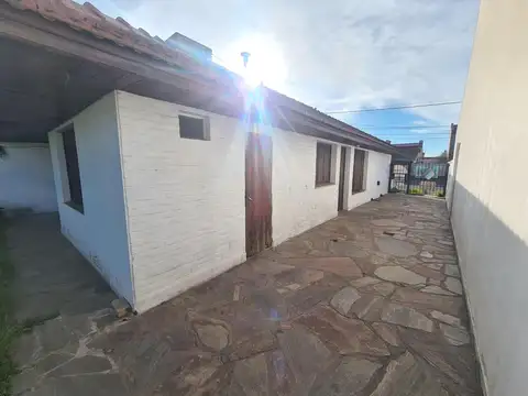 Casa 4 ambientes con 1 baño