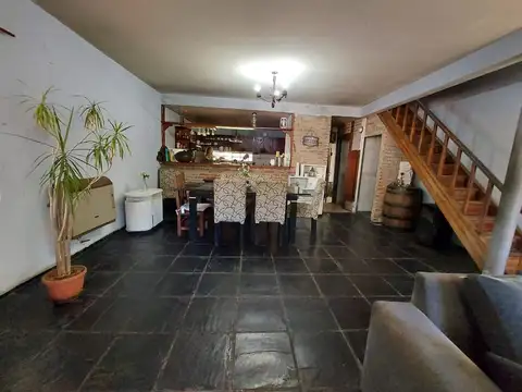 Casa 7 ambientes con 4 baños