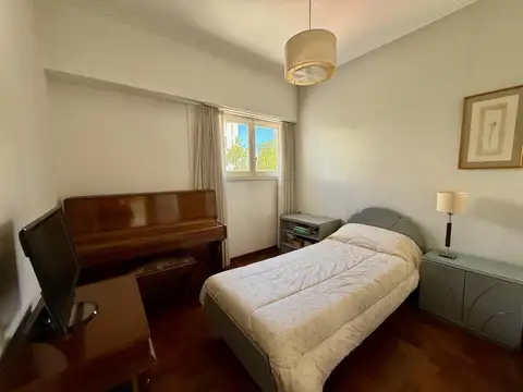 VENTA DE 3 AMBIENTES CON DEPENDENCIA