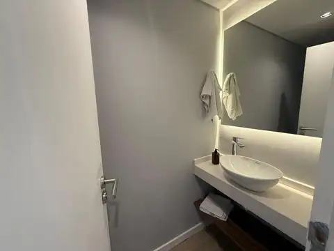 Departamento 2 ambientes con 20 baños