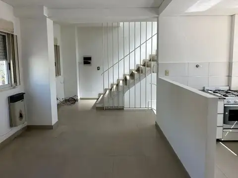 Depto Tipo Casa en Venta 4 años