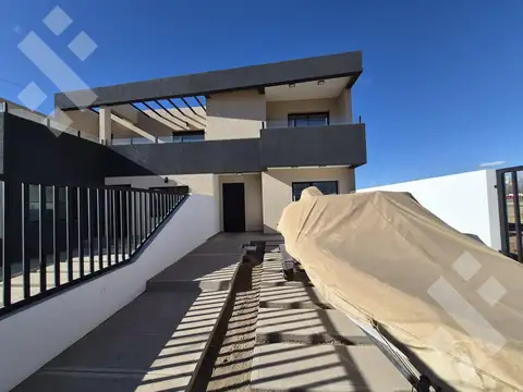 VENTA DÚPLEX 3 DORMITORIOS (A ESTRENAR) - APTO CRÉDITO - B° JORGE NEWBERY, CIPOLLETTI