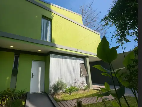 Casa 6 ambientes con 3 baños