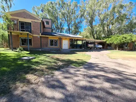 Venta Casa Quinta en General Roca Apta Crédito