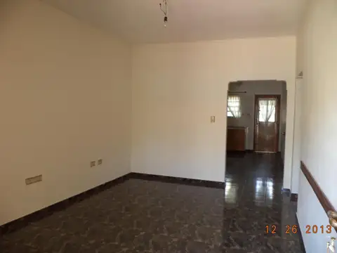 Casa 3 ambientes con 1 baño
