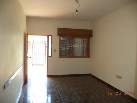 Casa en Alquiler en Azcuenaga, $ 800.000
