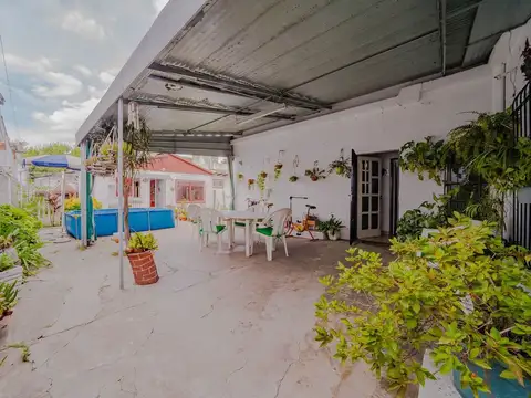 Casa 7 ambientes con 3 baños