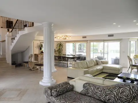 Casa en Venta de 5 dormitorios