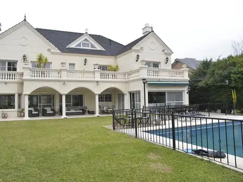 VENTA CASA CON JARDÍN, PISCINA Y PARRILLA EN CLUB DE CAMPO HACOAJ, TIGRE